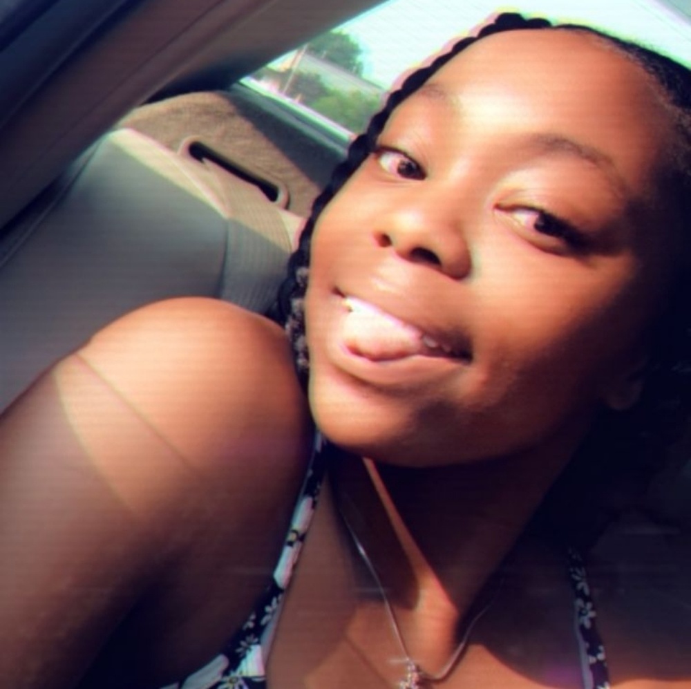 Meet your Posher, Deshyra